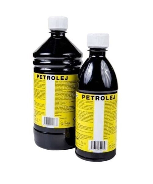 Petrolej technický sa používa k čisteniu a odmastňovaniu silných nečistôt, ako rozpúšťadlo, čistidlo, horľavina do lámp.